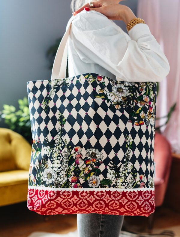 white blooms tote 1